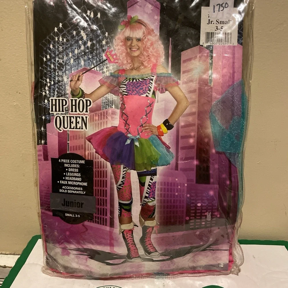 4 Piece Junior Costume Set size small